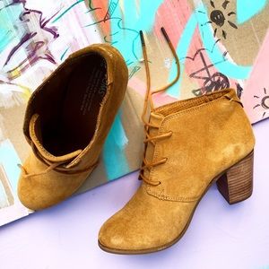 TOMS lantana light brown camel bootie suede boots size 8 ankle heels tie front